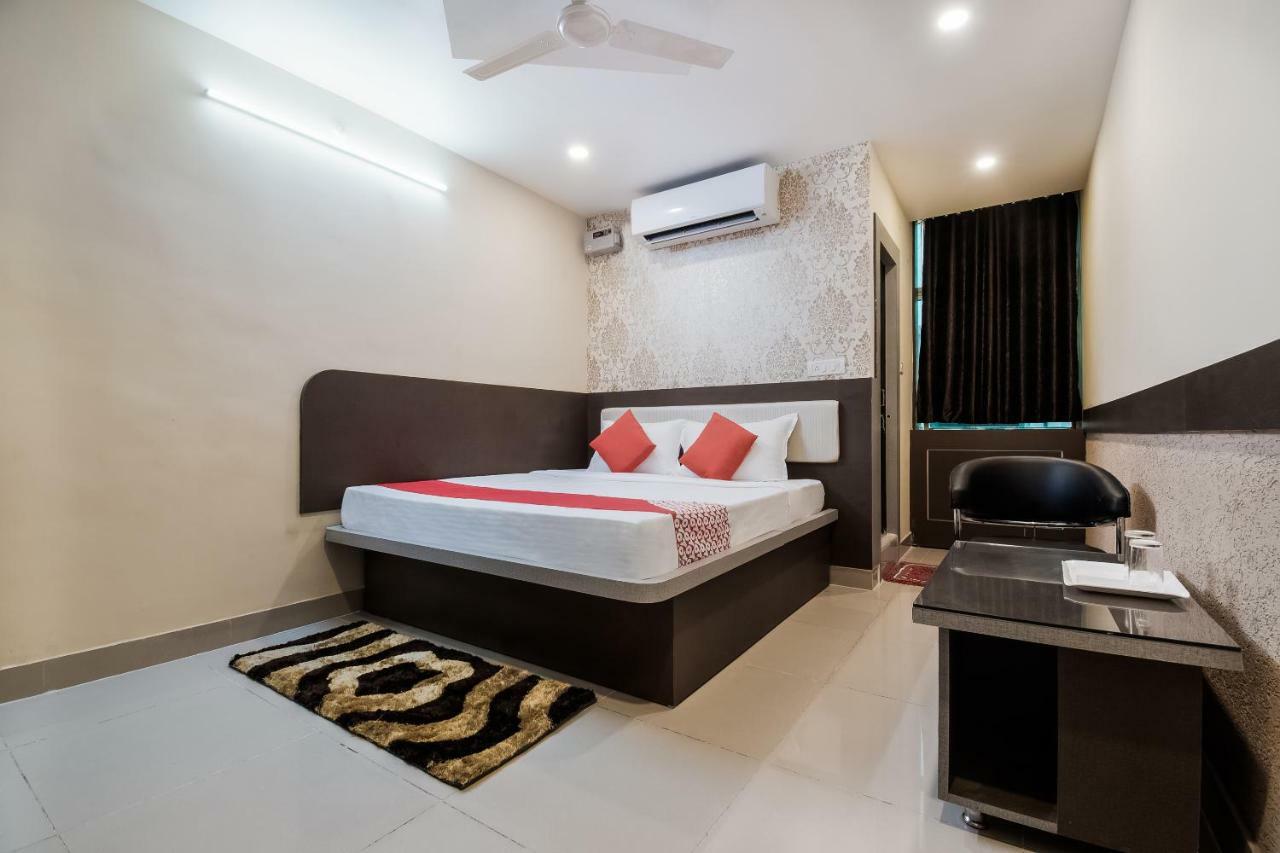 Oyo 45609 The Legend Inn Deluxe Danapur Εξωτερικό φωτογραφία