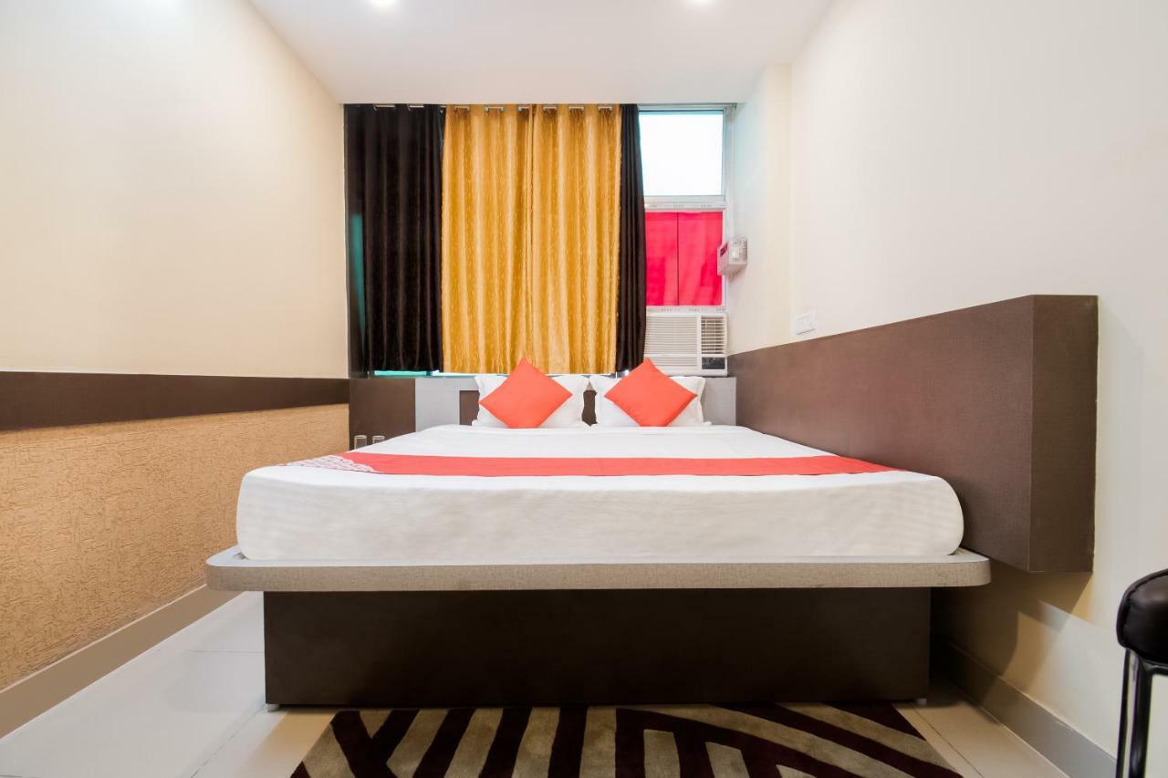 Oyo 45609 The Legend Inn Deluxe Danapur Εξωτερικό φωτογραφία