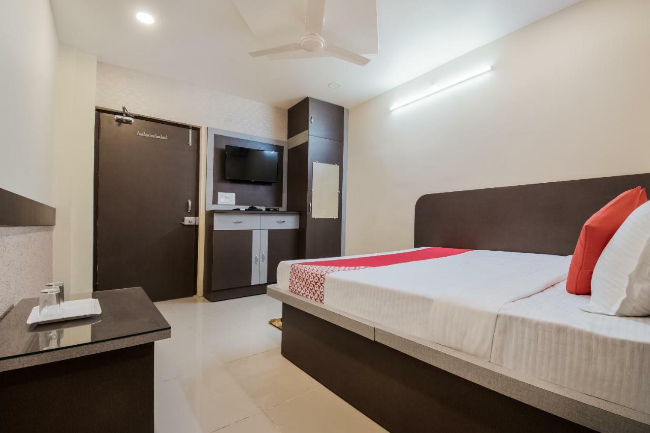 Oyo 45609 The Legend Inn Deluxe Danapur Εξωτερικό φωτογραφία